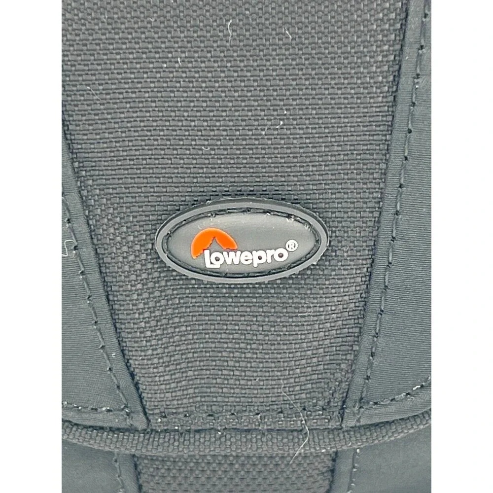 LowePro Edit 100 Camera Camcorder Soft Bag Black Multi Pocket Comfort Grab Handl
